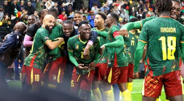 Niềm vui của Cameroon khi vào tứ kết.