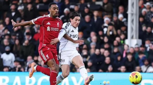 Harry Wilson ghi bàn vào lưới đội bóng cũ Liverpool trong trận hòa 2-2 của Fulham.