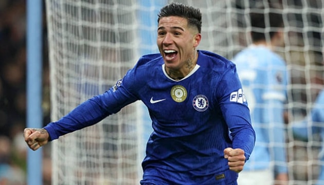 Enzo Fernandez rực sáng giúp Chelsea cầm hòa Man City