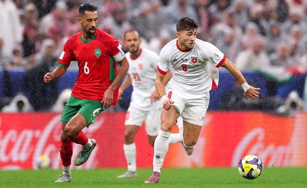 Tiền đạo Odeh Al-Fakhouri của U23 Jordan là mối đe dọa thường trực cho hàng thủ Việt Nam