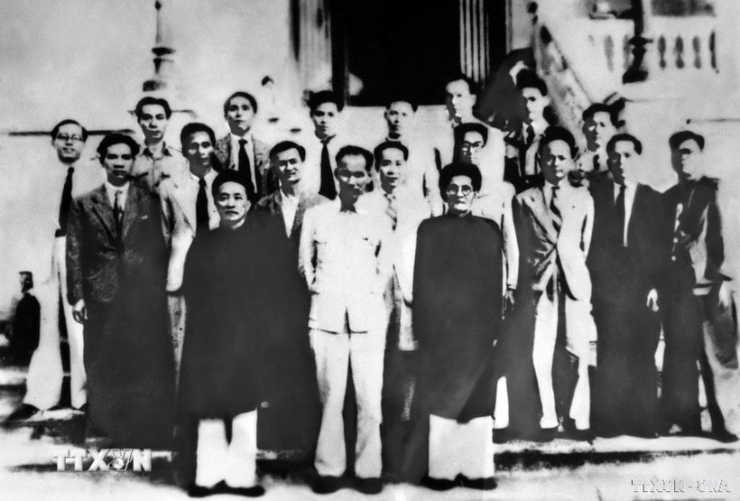 Chính phủ nước Việt Nam Dân chủ Cộng hòa được Quốc hội khóa I, kỳ họp thứ hai (28/10-9/11/1946) bầu ra. (Nguồn: Tư liệu TTXVN)