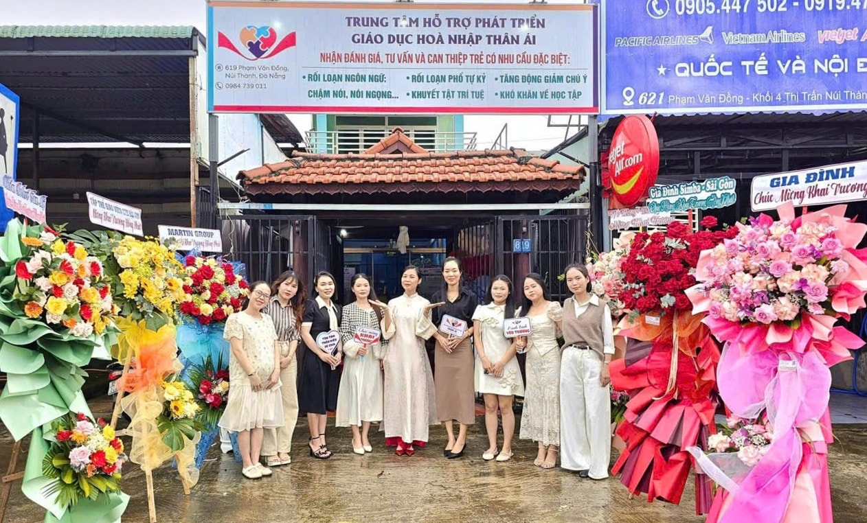 Il Centro di supporto allo sviluppo dell'educazione inclusiva Thân Ái è stato inaugurato il 23 dicembre 2025. Foto: NG
