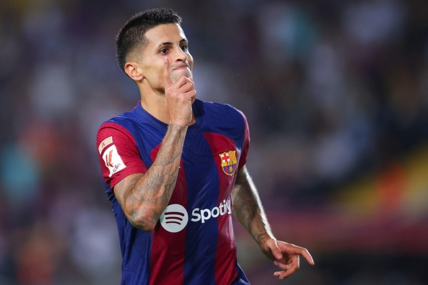 Ngôi sao Joao Cancelo trong màu áo Barca