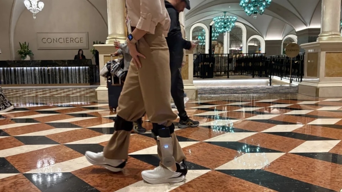 Mẫu khung xương robot Dephy Sidekick hỗ trợ di chuyển tại CES 2026