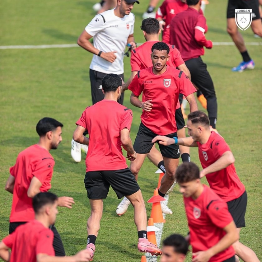 Cầu thủ U23 Jordan trong một buổi tập