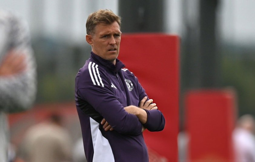 Darren Fletcher tạm thời phụ trách Manchester United sau khi Amorim bị sa thải