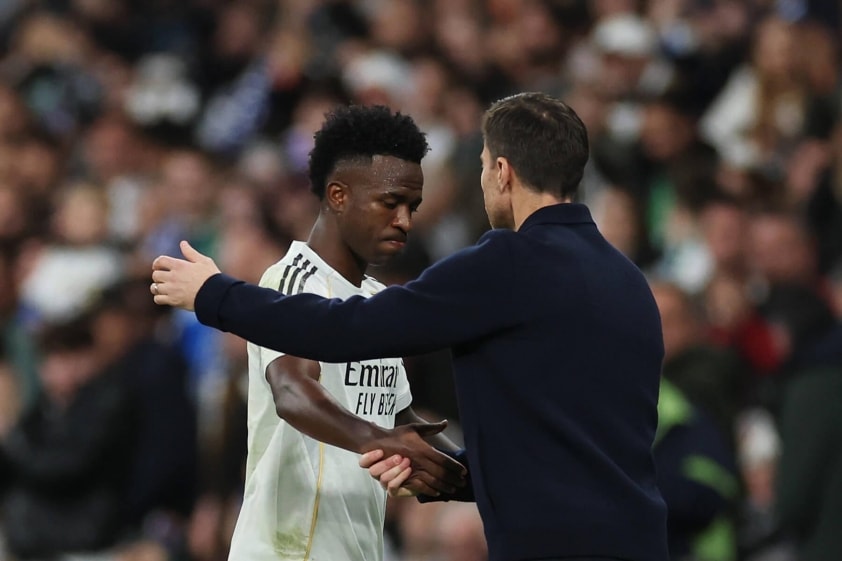 Vinicius và HLV Alonso từng xảy ra những mâu thuẫn.