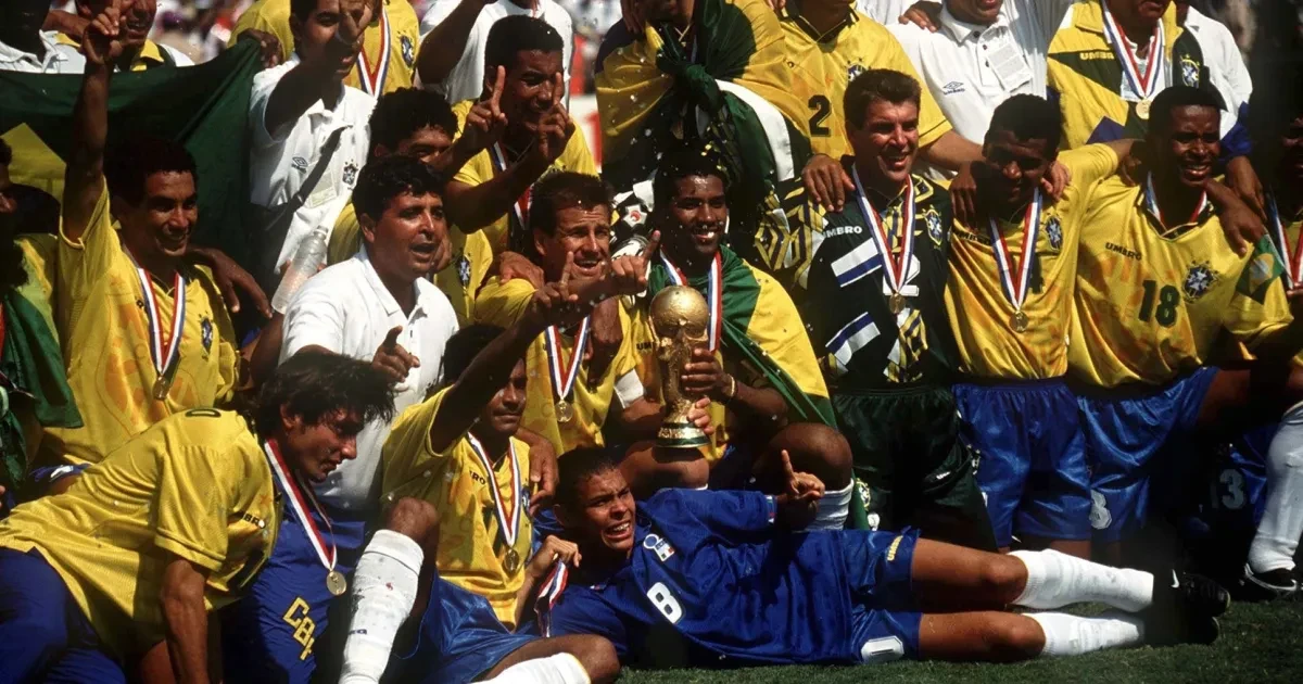 Brazil có lần thứ 4 lên đỉnh thế giới
