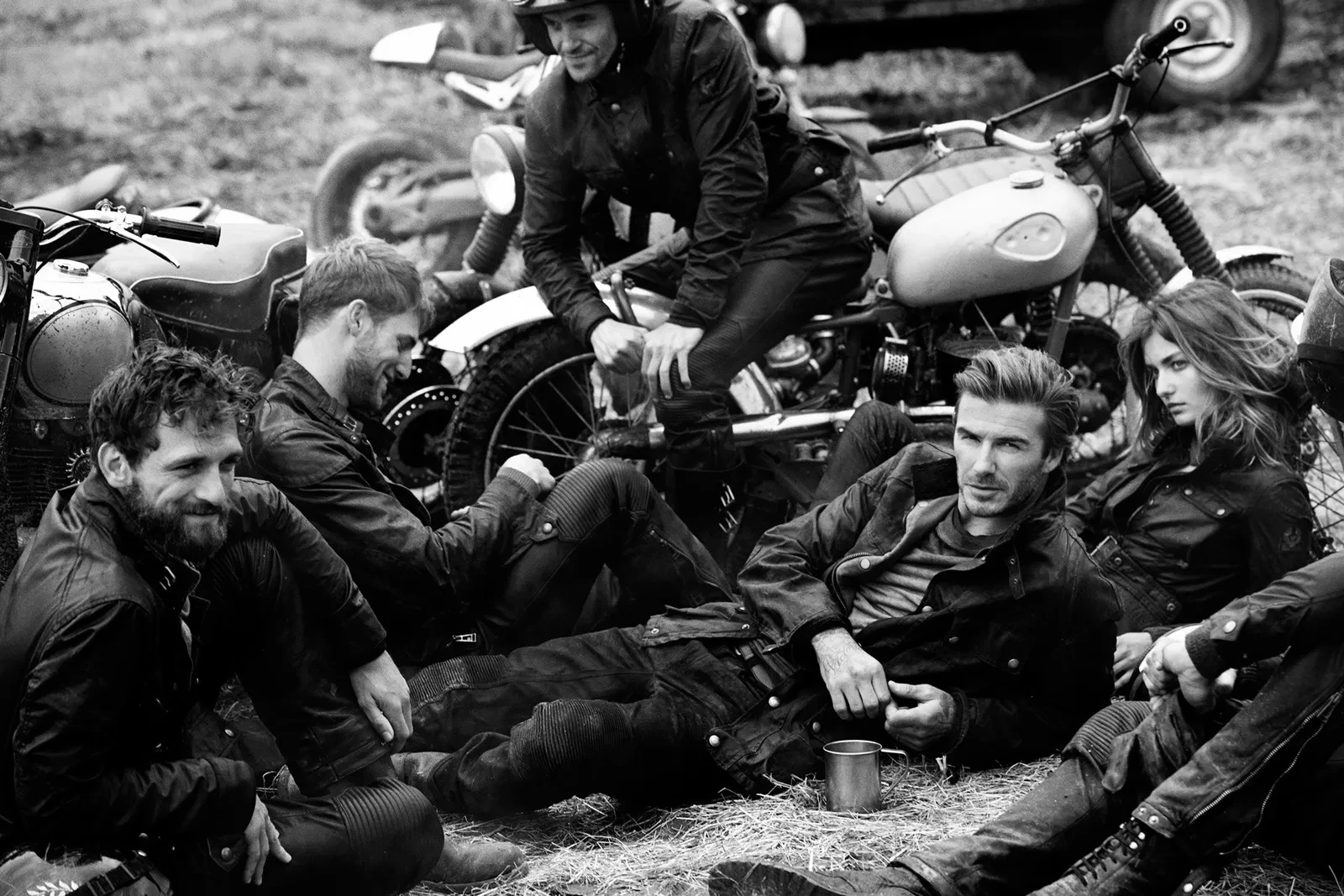 David Beckham lái xe mô tô phong trần