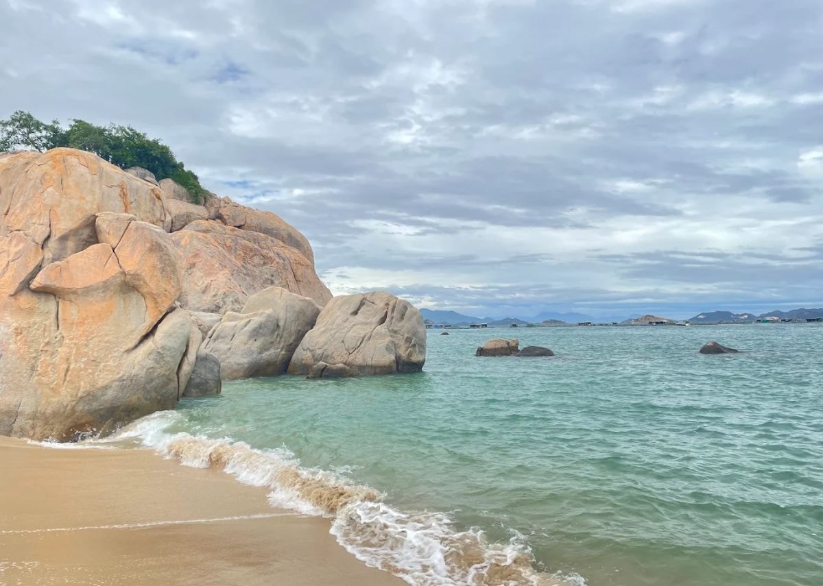 Khung cảnh hoang sơ và thanh bình tại Bãi Kinh