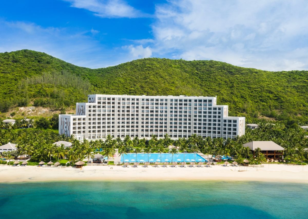 Vinpearl Nha Trang tọa lạc tại vị trí đắc địa ven biển