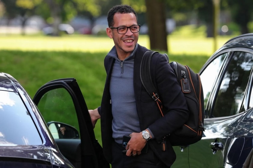 Tân HLV Chelsea Liam Rosenior bị trừ 3 điểm bằng lái do vi phạm giao thông