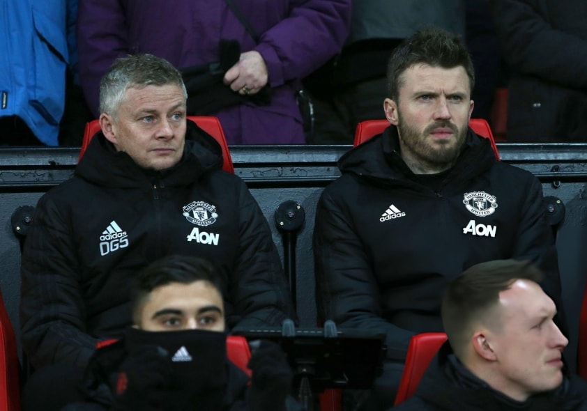 Ole Gunnar Solskjaer và Michael Carrick là ứng viên HLV tạm quyền tại MU