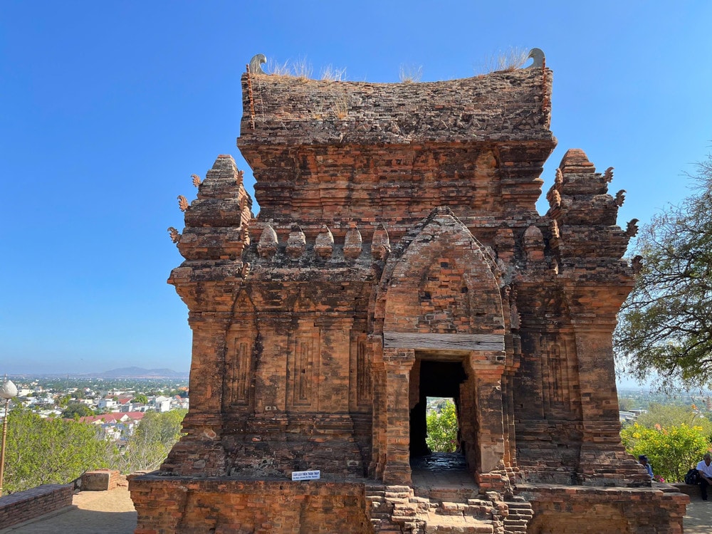 Tháp Hỏa Po Klong Garai