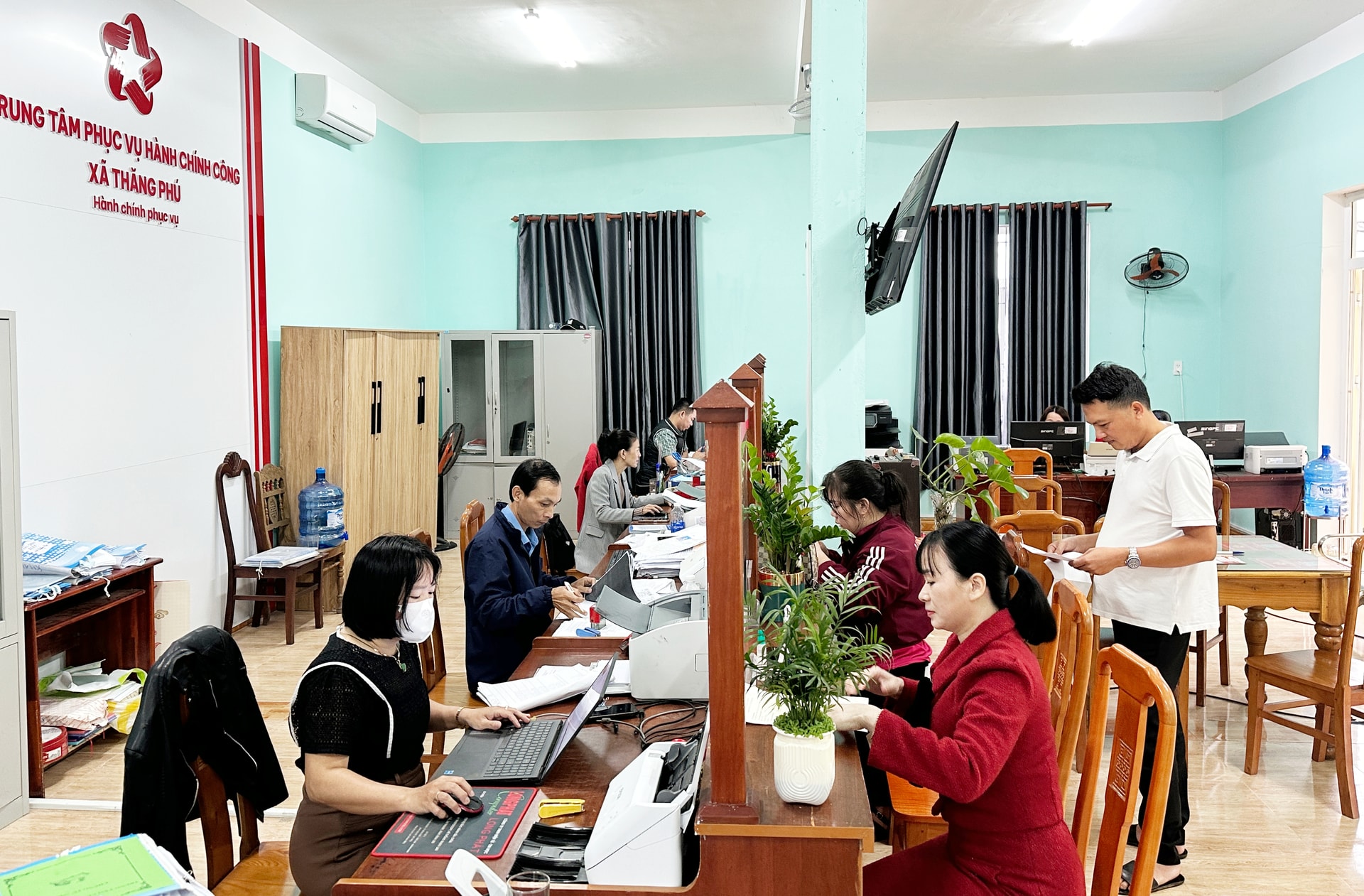 Xã Thăng Phú đẩy mạnh ứng dụng công nghệ để phục vụ người dân tốt hơn