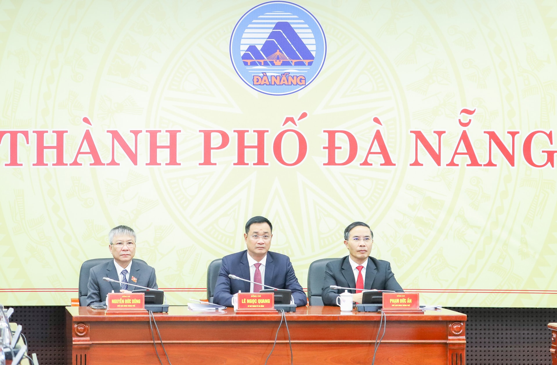 ترأست اللجنة الدائمة للجنة الحزب في المدينة اجتماع فرع دا نانغ. الصورة: NGOC PHU