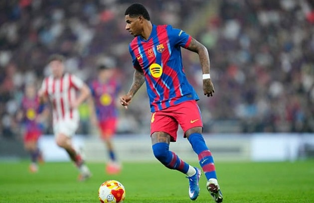 Marcus Rashford thể hiện sự thất vọng khi không để lại dấu ấn trong 25 phút cuối trận.