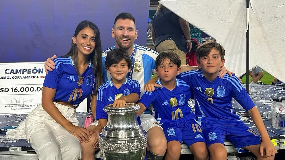 Messi học cách cân bằng nhờ Antonela và các con.
