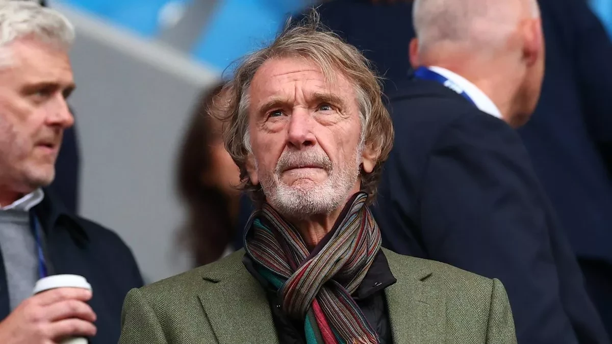 Sự va chạm giữa tư duy kinh tế của Sir Jim Ratcliffe và văn hóa bóng đá truyền thống.