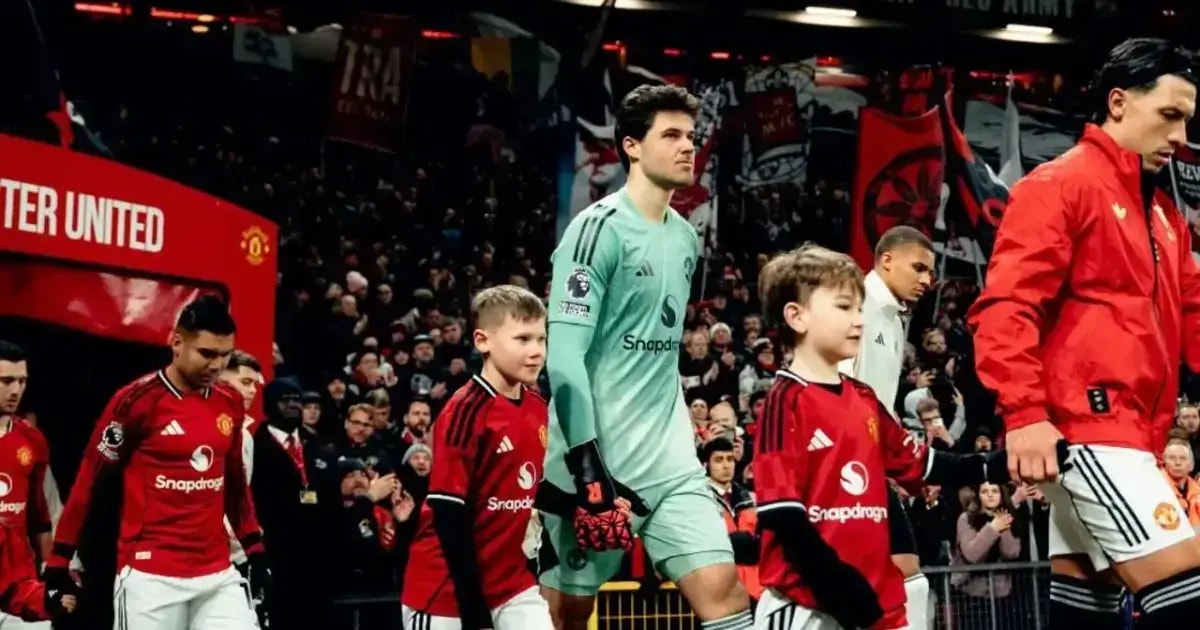 Sự chuyển dịch quyền lực tại thượng tầng Man Utd gây ra nhiều lo ngại về bản sắc.