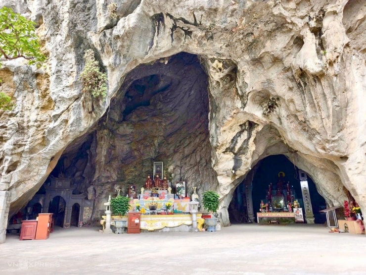 Cửa động Kính Chủ với kiến trúc tam quan