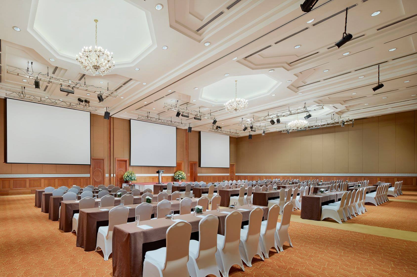 Sảnh tiệc tại khách sạn Sheraton Hanoi