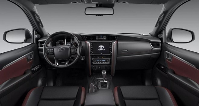 Cụm đèn hậu và đèn sương mù trên Toyota Fortuner