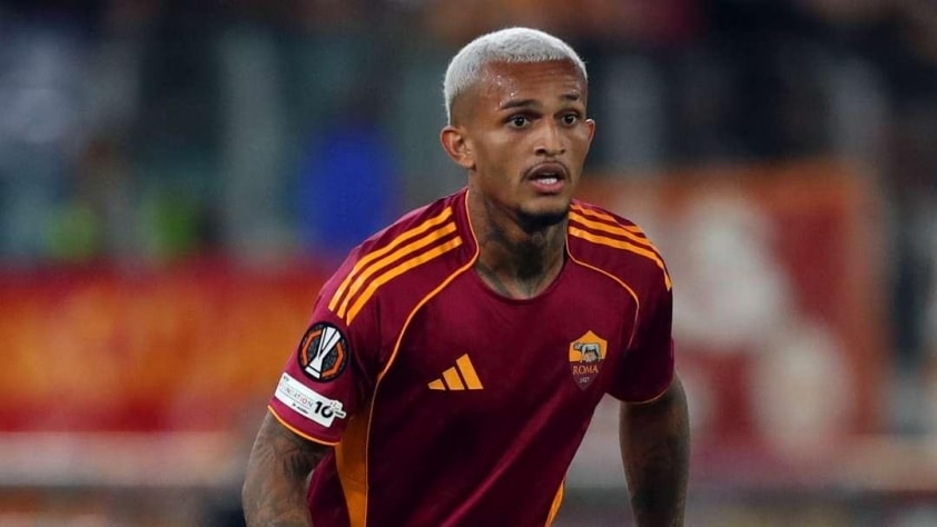 Hậu vệ Wesley của AS Roma đang lọt vào tầm ngắm của Manchester City