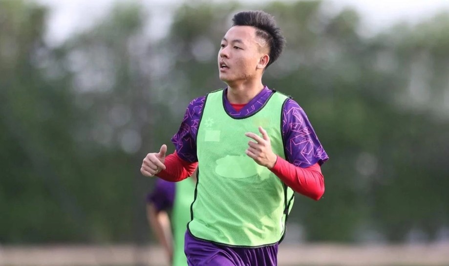 Nguyễn Thái Sơn là 'quân bài' quan trọng trong tay HLV Kim Sang-sik. Ảnh: VFF.