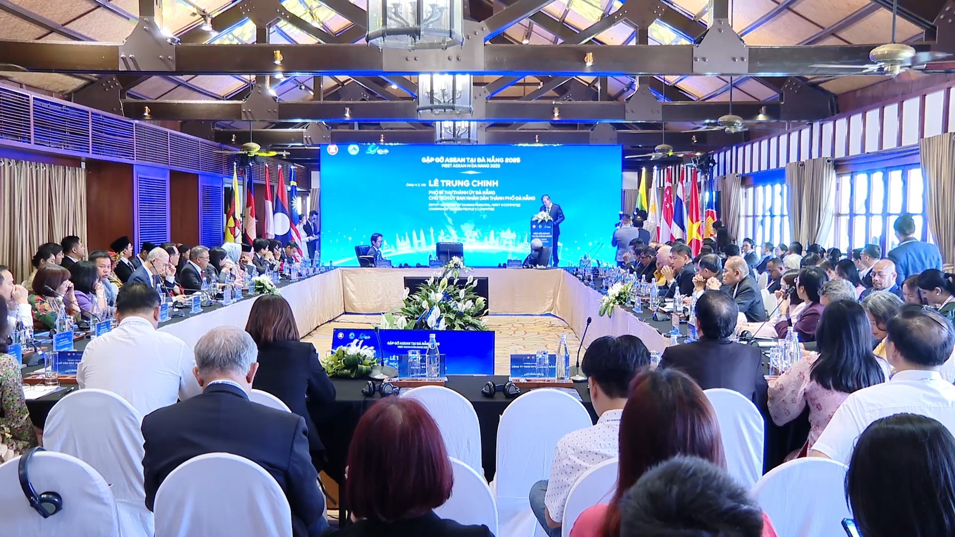 t04-09- Ghi nhanh HOI NGHI ASEAN 1.mp4_snapshot_00.02.191