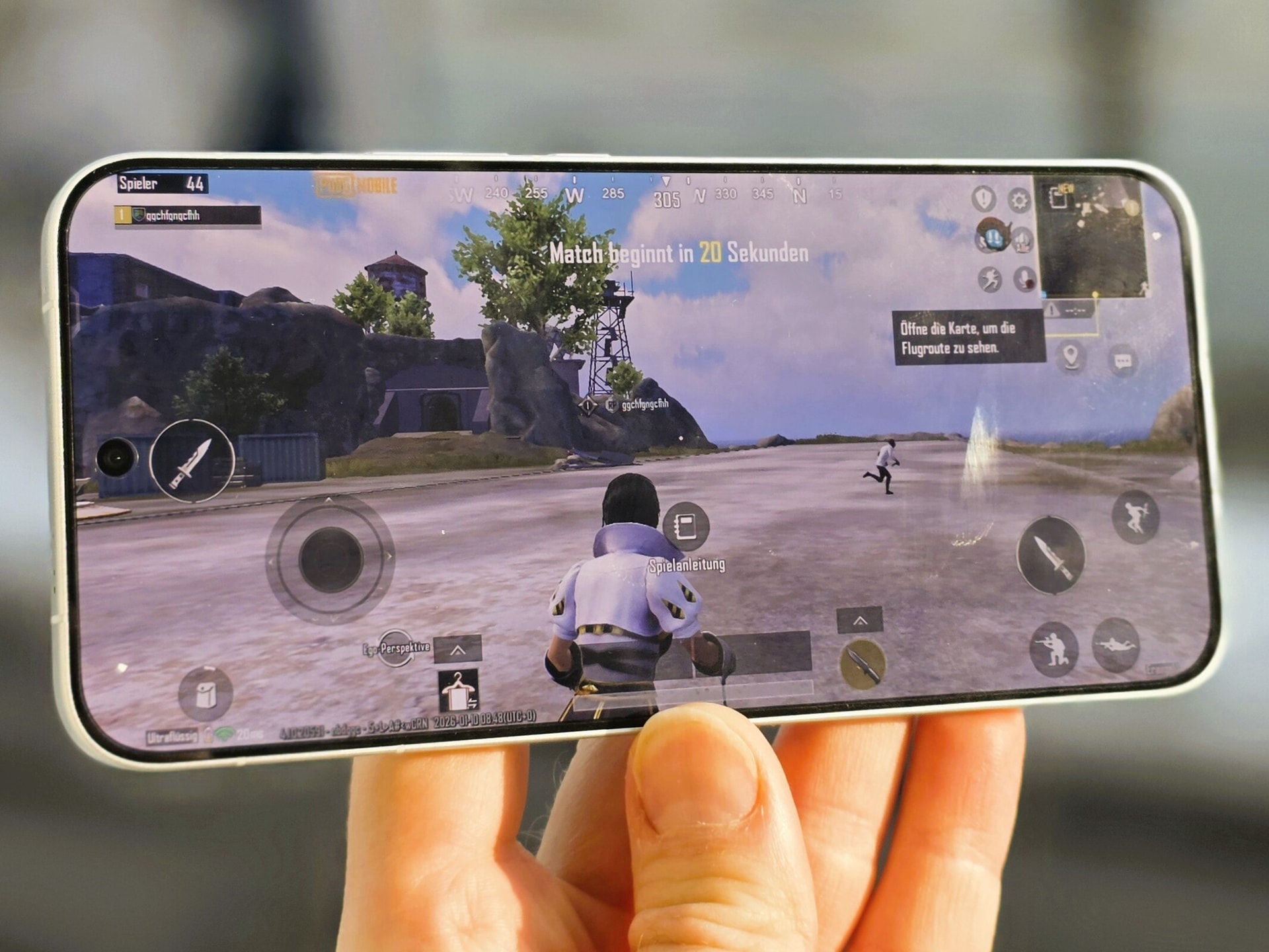 Cận cảnh thiết kế mặt trước của smartphone gaming Vivo iQOO 15