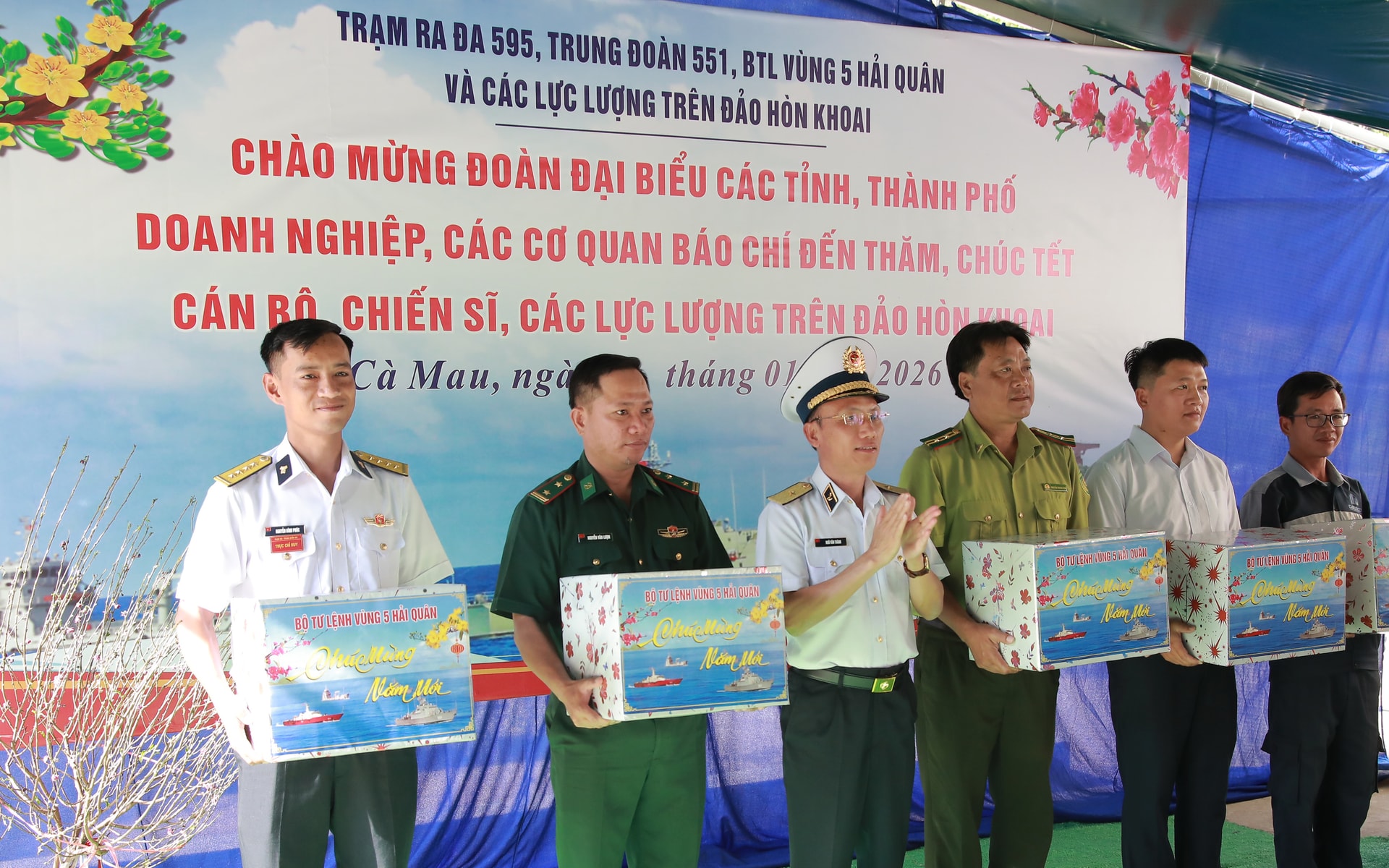 TANG QUA HON KHOAI