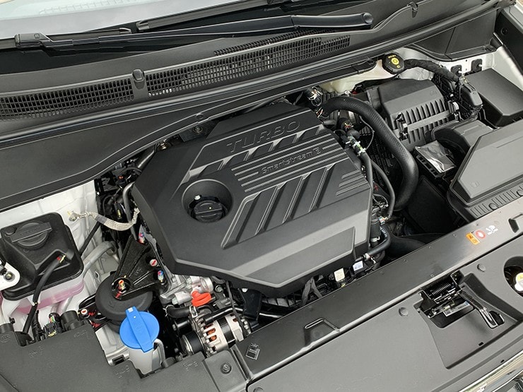 Động cơ Smartstream trên Hyundai Custin tối ưu hiệu suất và tiết kiệm nhiên liệu.