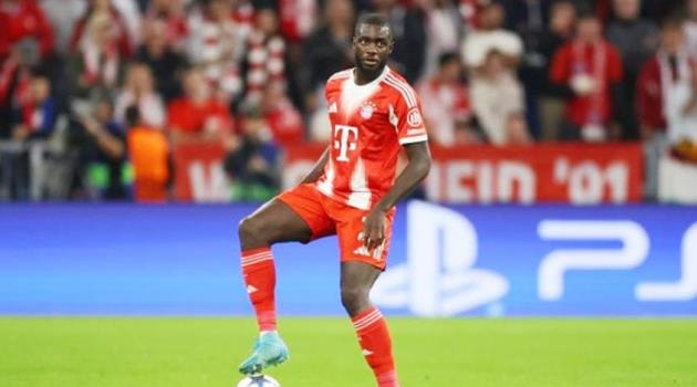 Dayot Upamecano quyết định gia hạn hợp đồng với Bayern Munich thay vì gia nhập Real Madrid.