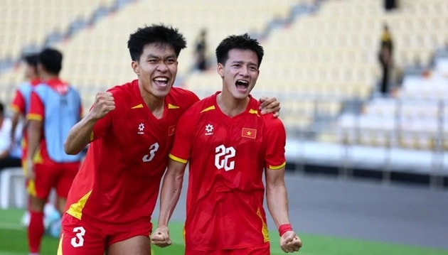 Tiền đạo Thanh Nhàn tập luyện tích cực cùng U23 Việt Nam trước trận gặp Saudi Arabia