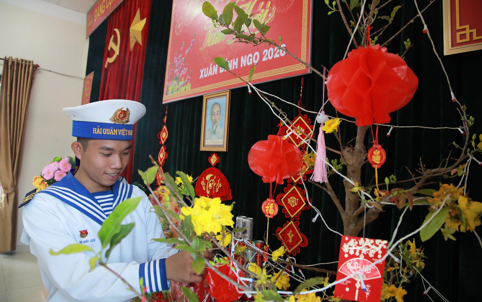 TRANG TRI HON CHUOI