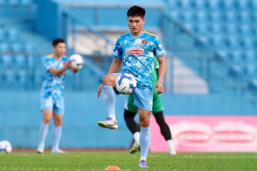 Nguyễn Phi Hoàng kiểm tra doping dù không ra sân