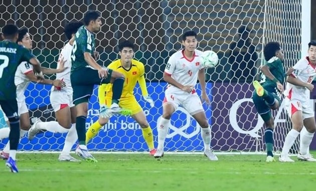 Trần Trung Kiên được huấn luyện viên U23 Saudi Arabia khen ngợi.