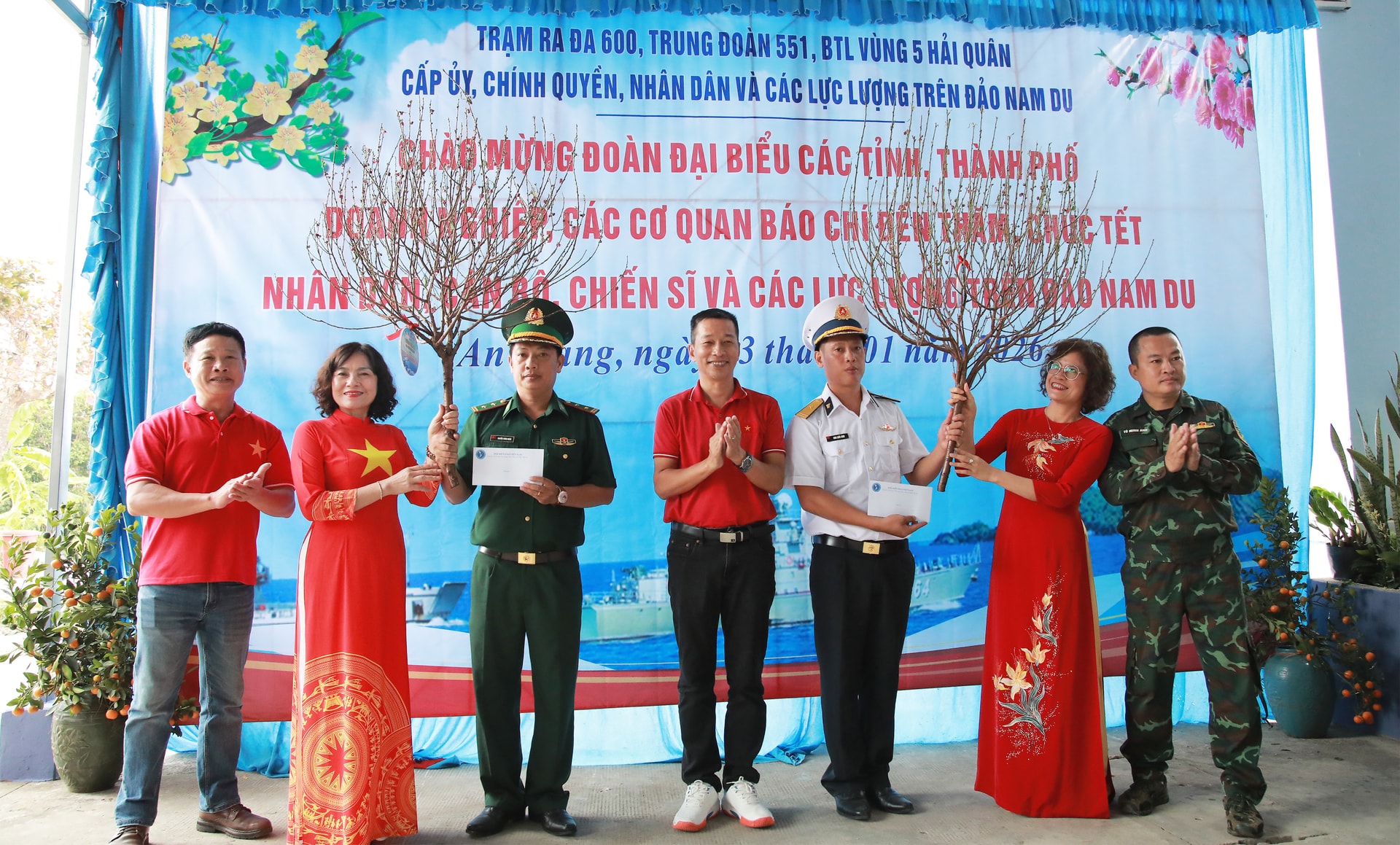 TANG CANH DAO NAM DU
