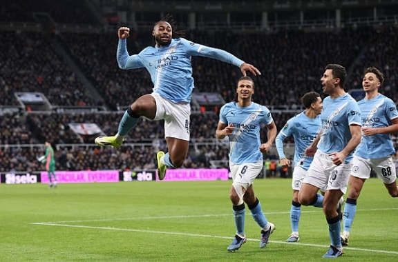 Tân binh Semenyo mở điểm cho Man City.