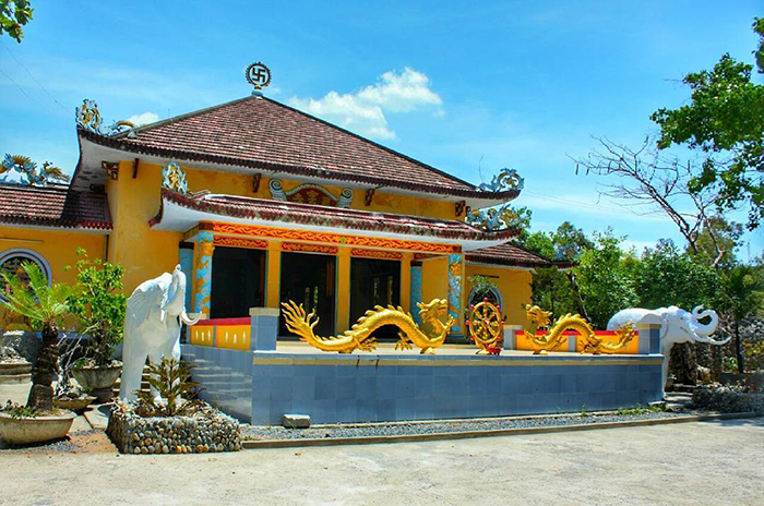 Tháp Bảo Tích tại chùa Từ Vân Nha Trang