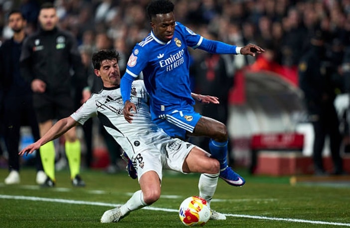 Vinicius Junior thể hiện sự thất vọng sau một pha xử lý hỏng trong trận gặp Albacete.
