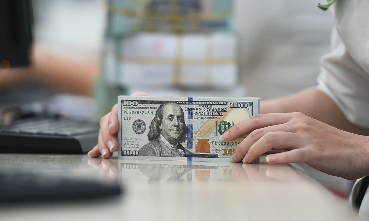 Tỷ giá ngoại tệ hôm nay 16/1 Đồng USD vọt lên đỉnh gần 2 tháng