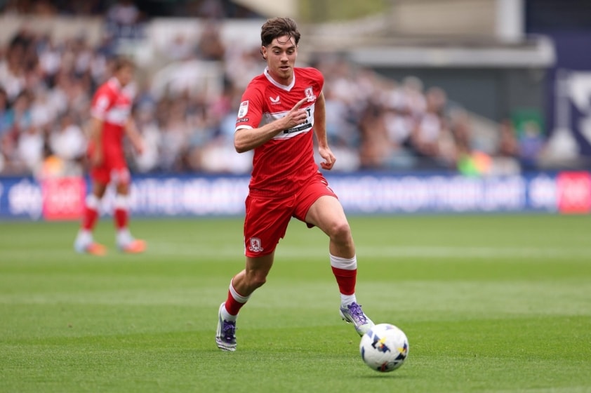 Tiền vệ Hayden Hackney thi đấu trong màu áo Middlesbrough tại Championship