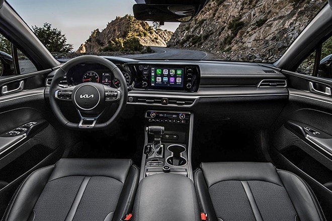 Không gian nội thất KIA K5 sang trọng với màn hình kép