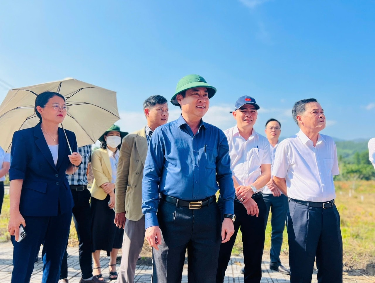 Phó Chủ tịch UBND thành phố Phan Thái Bình kiểm tra tiến độ triển khai dự án. ẢNH XUÂN HIẾU