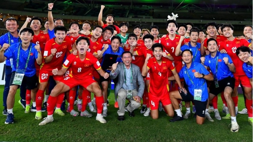 U23 Việt Nam được thưởng nóng sau khi điền tên mình vào vòng bán kết.