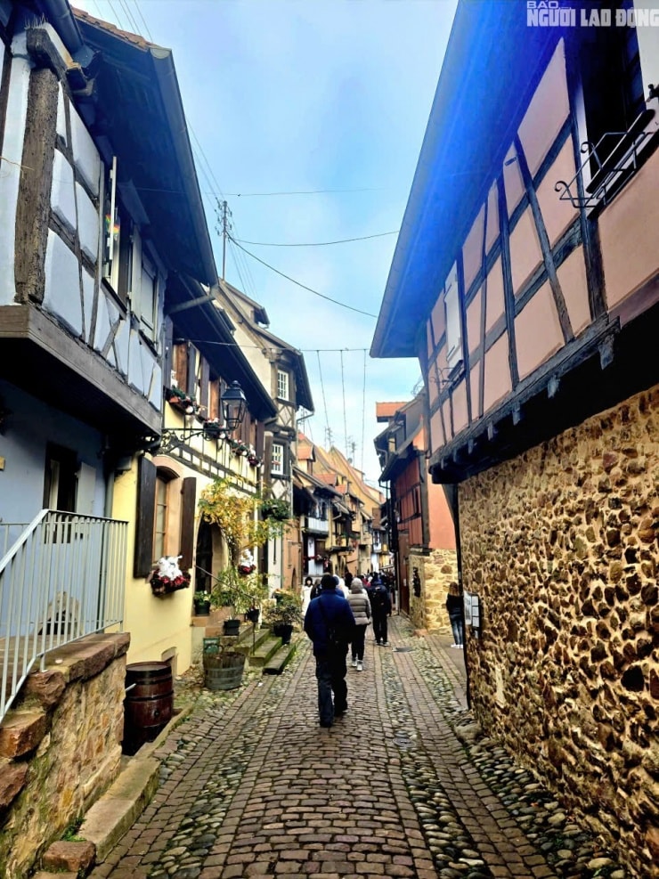 Những con đường lát đá nhẵn thín