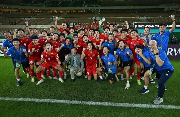 U23 Việt Nam ăn mừng sau chiến thắng trước U23 UAE để lọt vào vòng bán kết.
