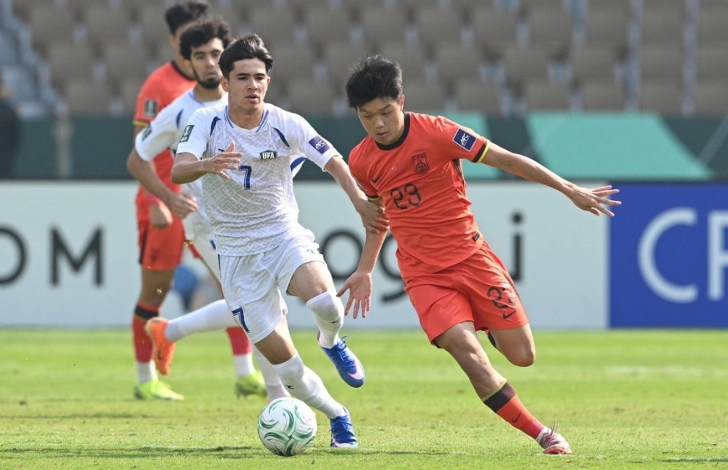 U23 Trung Quốc ăn mừng chiến thắng vất vả trước U23 Uzbekistan trên chấm 11m.